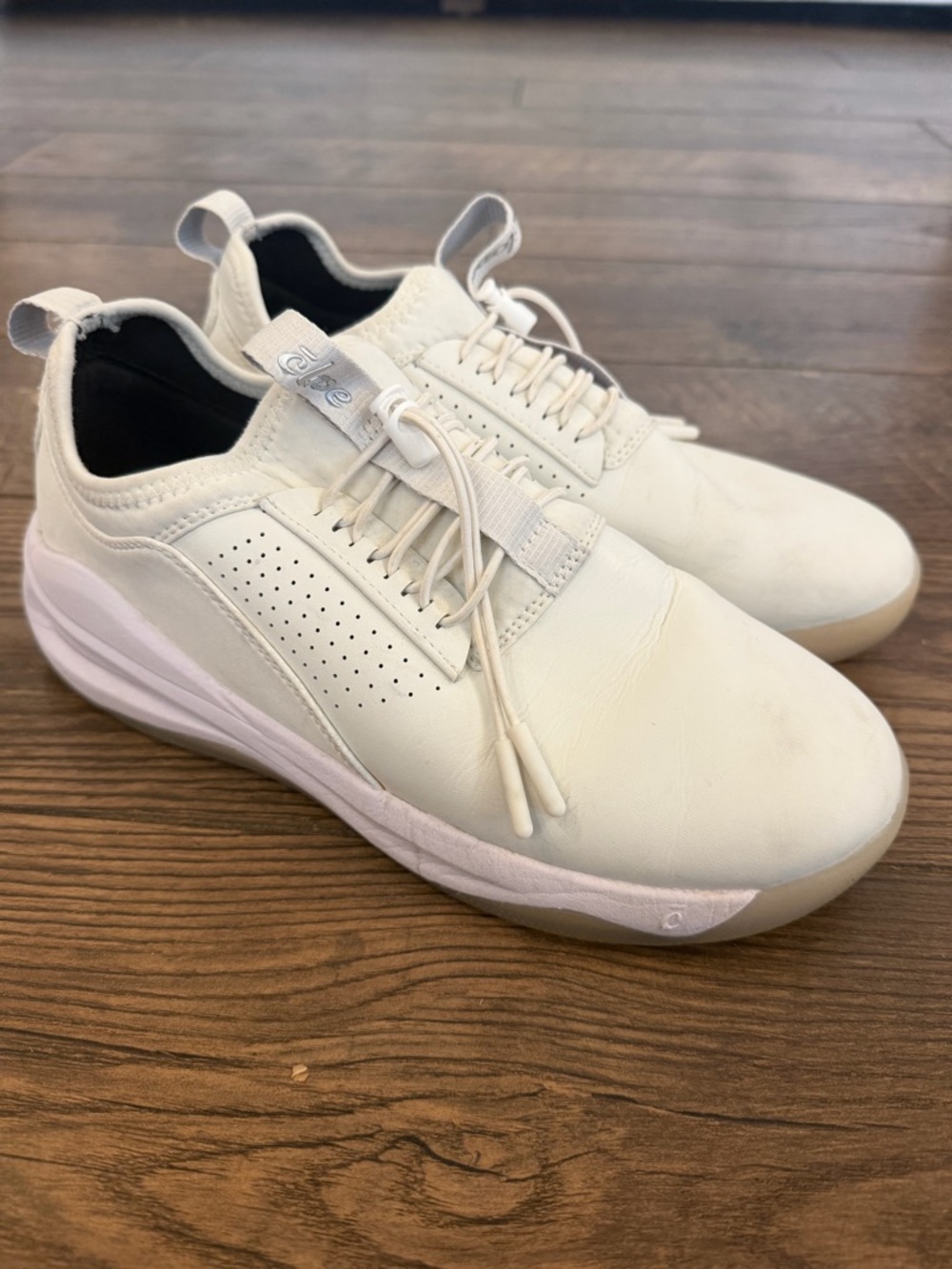 Clove Classic Womens Nursing Sneakers Size 8.5 white